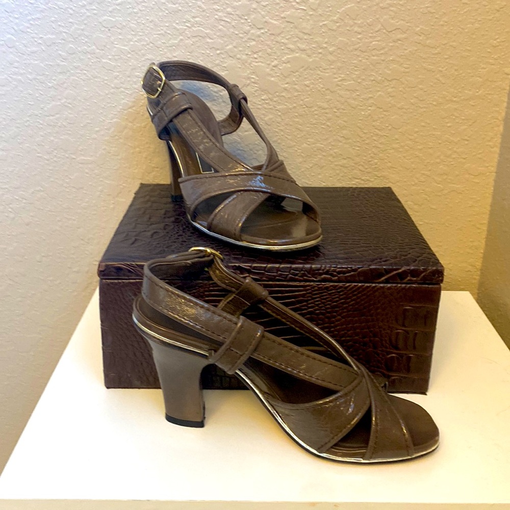 SHOE CLOSET CLOSE OUT - make an offer! Marc Jacobs leather sandals